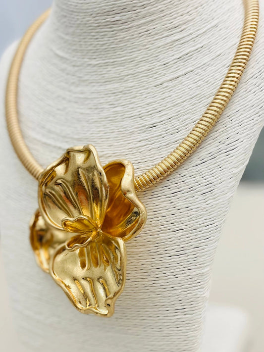 Vintage Flower Choker (Matte Gold)