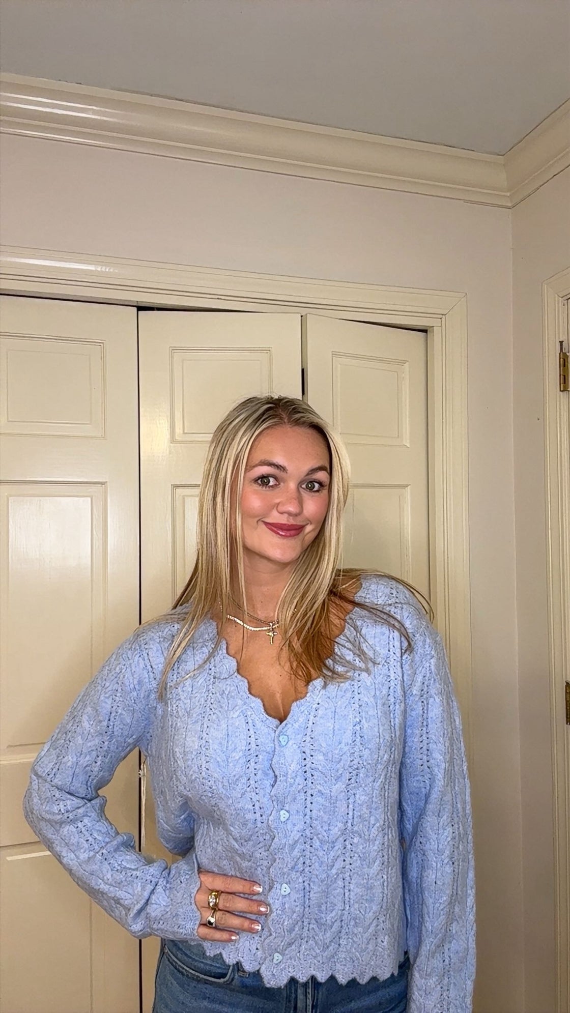 Scallop Hem Cable
Knit Cardigan