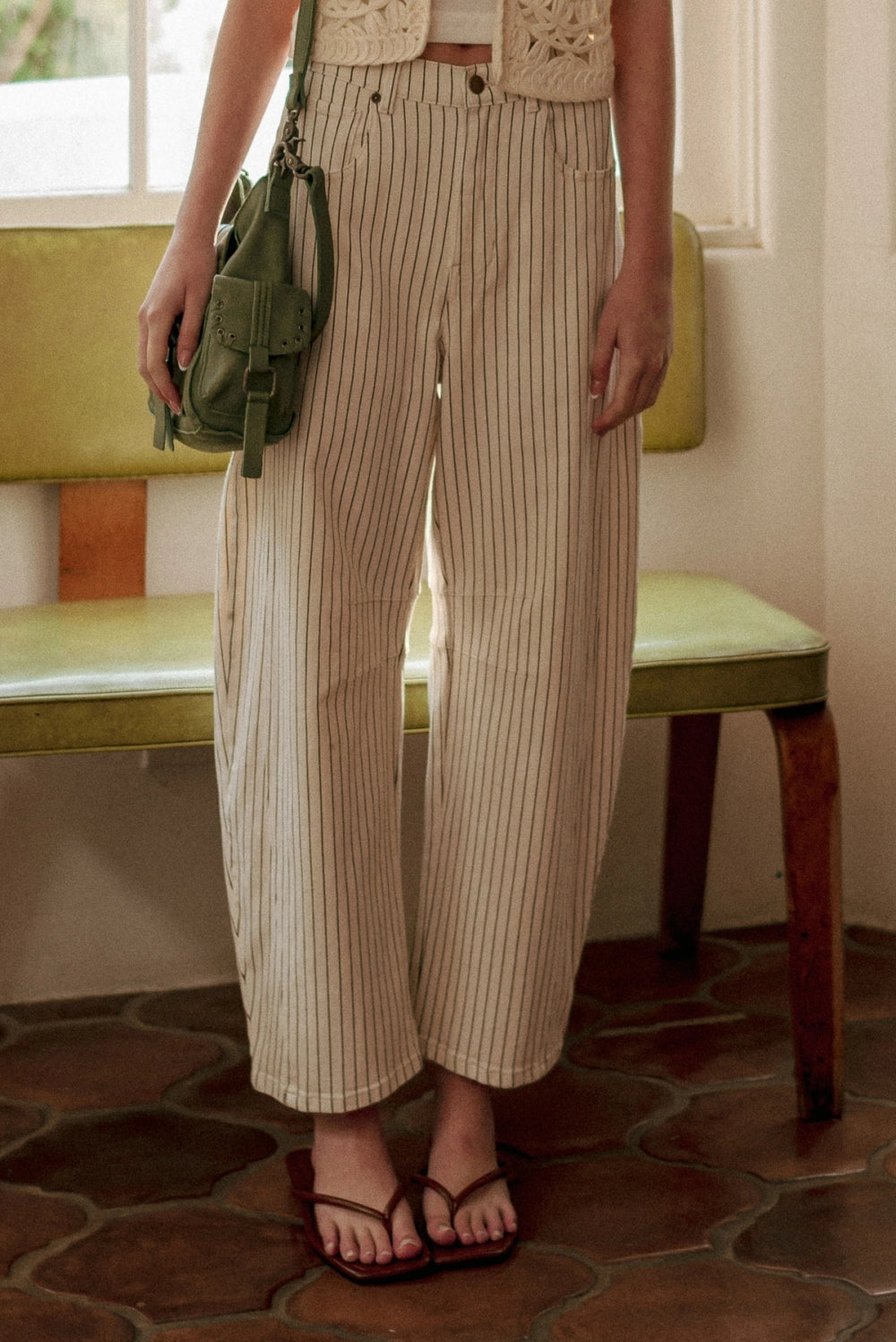 Pinstriped Pattern Barrel Pants WHITE/BLACK