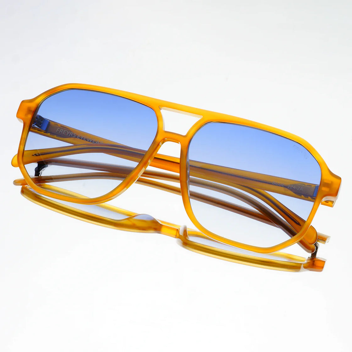 Billie- New- Light Brown