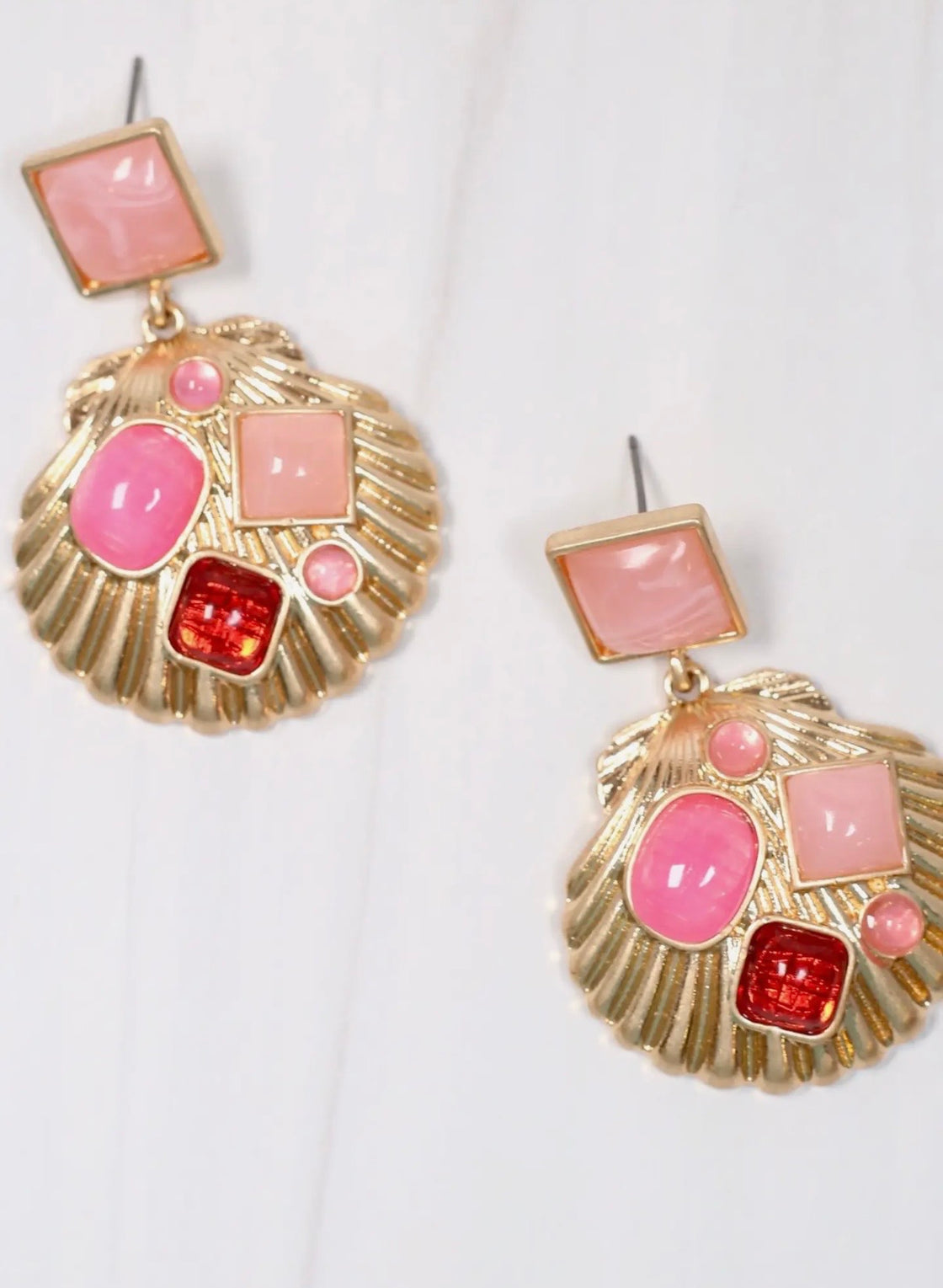 Anna Maria Stone Seashell
Earring Pink