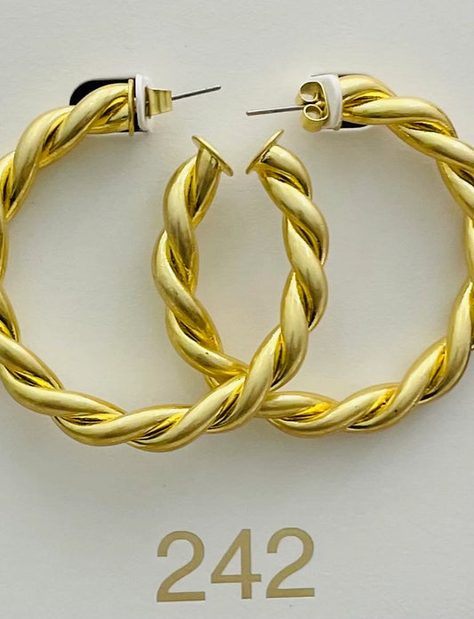 Vintage - Gold Twisted Hoop Earrings (Gold)