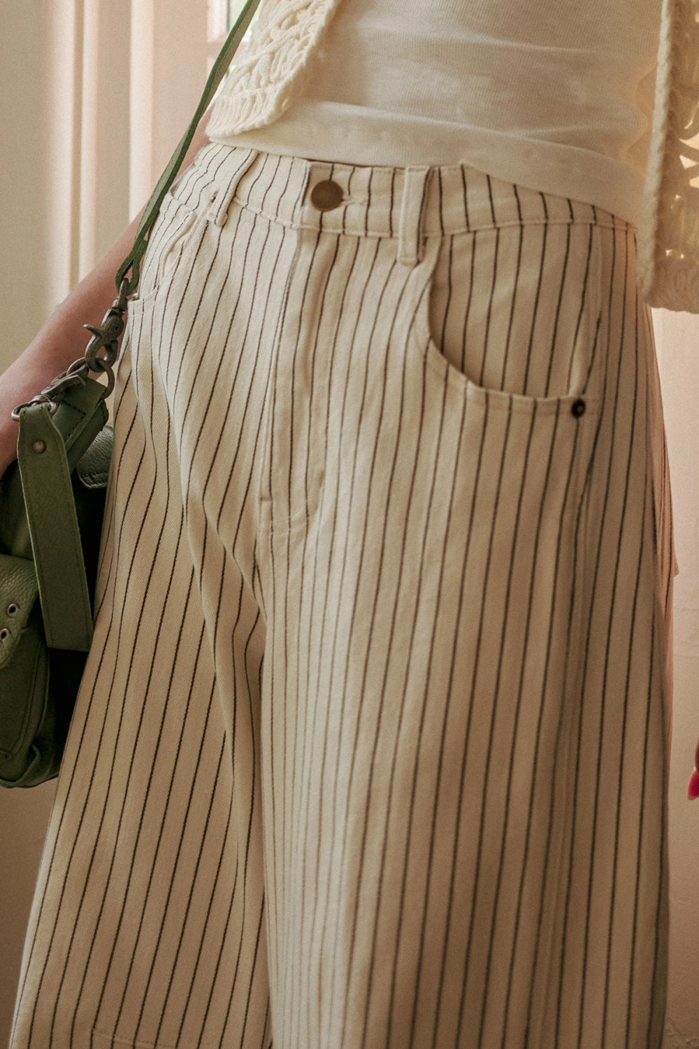 Pinstriped Pattern Barrel Pants WHITE/BLACK